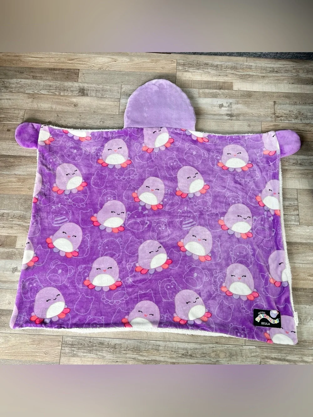 Squishmallows Beula Hooded Throw